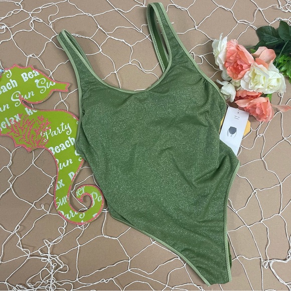 🌴LIM ED HIGH LEG ONE PIECE SWIMSUIT - Picture 5 of 9